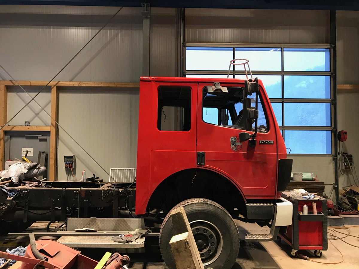 Kürzung Kabine und Umbau auf Fernreisemobil Mercedes Actros 16 Tonner