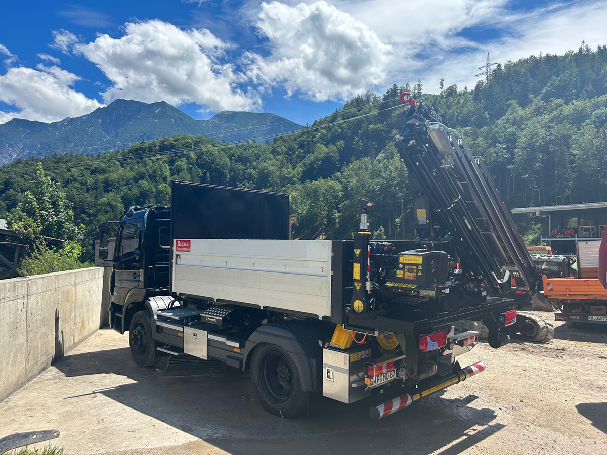 Komplettaufbau  Marrel AL14 Abroller und Kranmulde Fassi F100B.1.25  auf Mercedes Atego 16to 2024