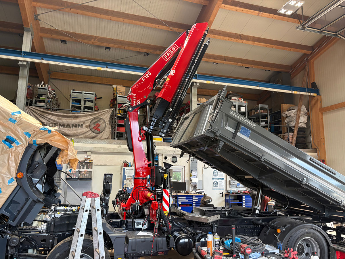 10. Fassi Kranaufbau aus unseren Händen